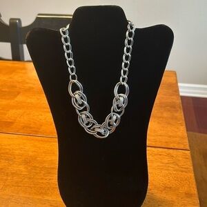 Women’s silver dressy necklace